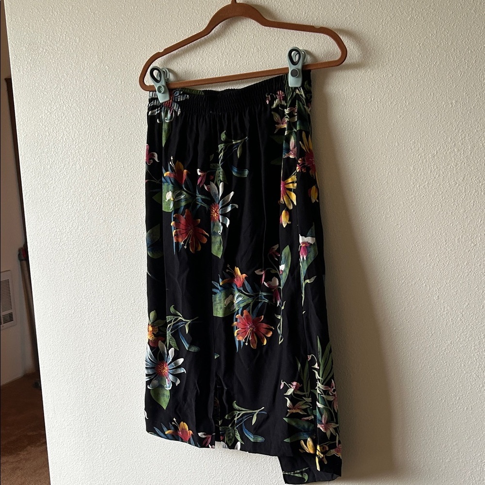 Vintage Hawaiian Floral Black Skirt - Picture 5 of 7